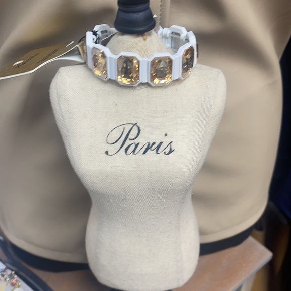 Natasha 🤍 🤍 Square Box Bracelet - Picture 3 of 7